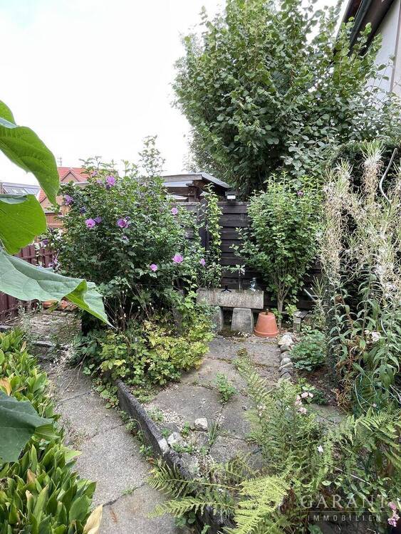 Ihr neues Zuhause erwartet Sie - Dreifamilienhaus mit viel Platz und Gestaltungsspielraum!