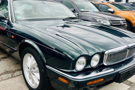 Jaguar XJ 157.000 km 9.900 € München 81825