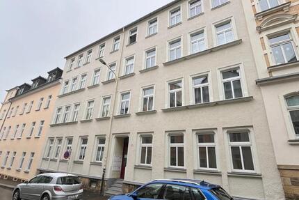 3 Raum Erdgeschoß Wohnung mit tollem Bad in zentraler und doch ruhiger Lage