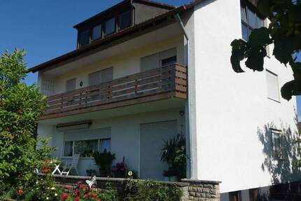 Wohnen mit Potenzial! Zweifamilienhaus in Petersaurach! 7 zimmer