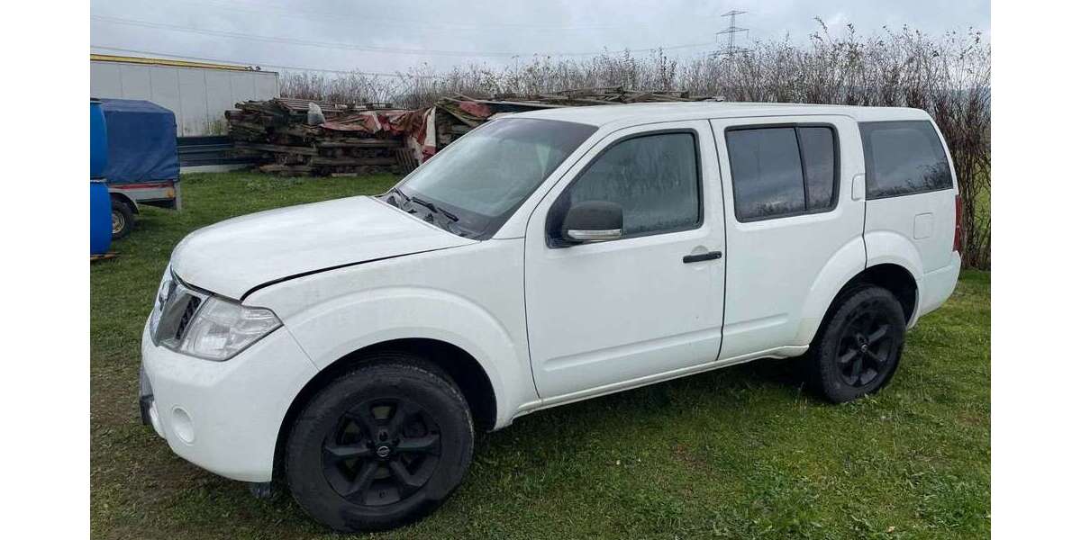 Nissan Pathfinder 165.000 km 4.990 &euro; Zwönitz 08297