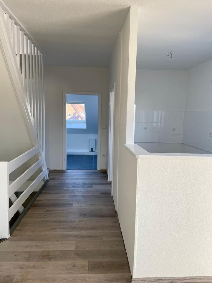 Großzügige, helle 4,5 Zimmerwohnung über 2 Ebenen mit DG Studio zimmer