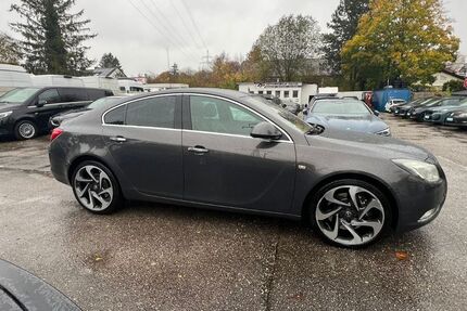 Opel Insignia 178.000 km 9.900 &euro; München 81243
