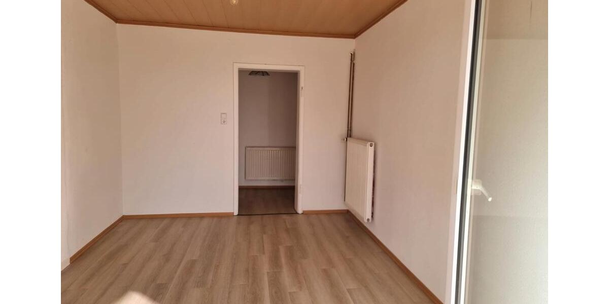 Etagenwohnung Idar-Oberstein Oberstein - 3 Zimmer, 84 m&sup2;, 85.000&euro; | Angebot:27042570