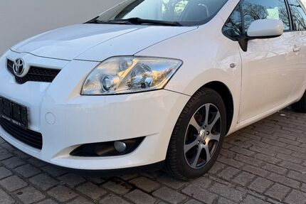 Toyota Auris 209.052 km 2.399 &euro; Blankenfelde-Mahlow 15827