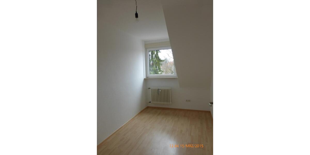 Dachgeschoßwohnung Gerbrunn - 3 Zimmer, 71 m&sup2;, 875&euro; | Angebot:26665642