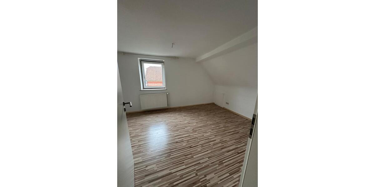 Dachgeschoßwohnung Burgdorf - 3 Zimmer, 65 m&sup2;, 129.000&euro; | Angebot:26348096