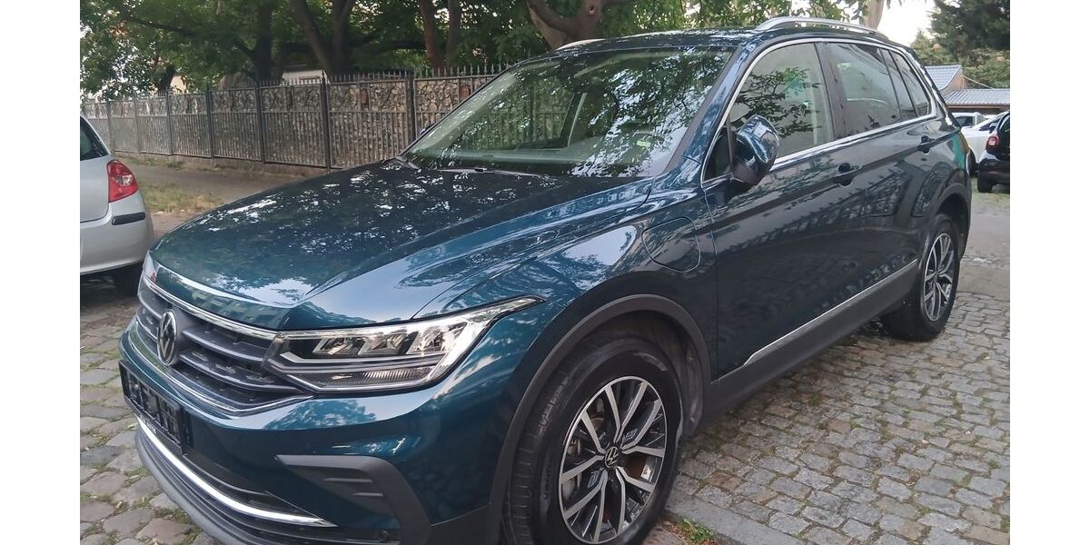 VW Tiguan 49.000 km 22.900 &euro; Berlin 12051