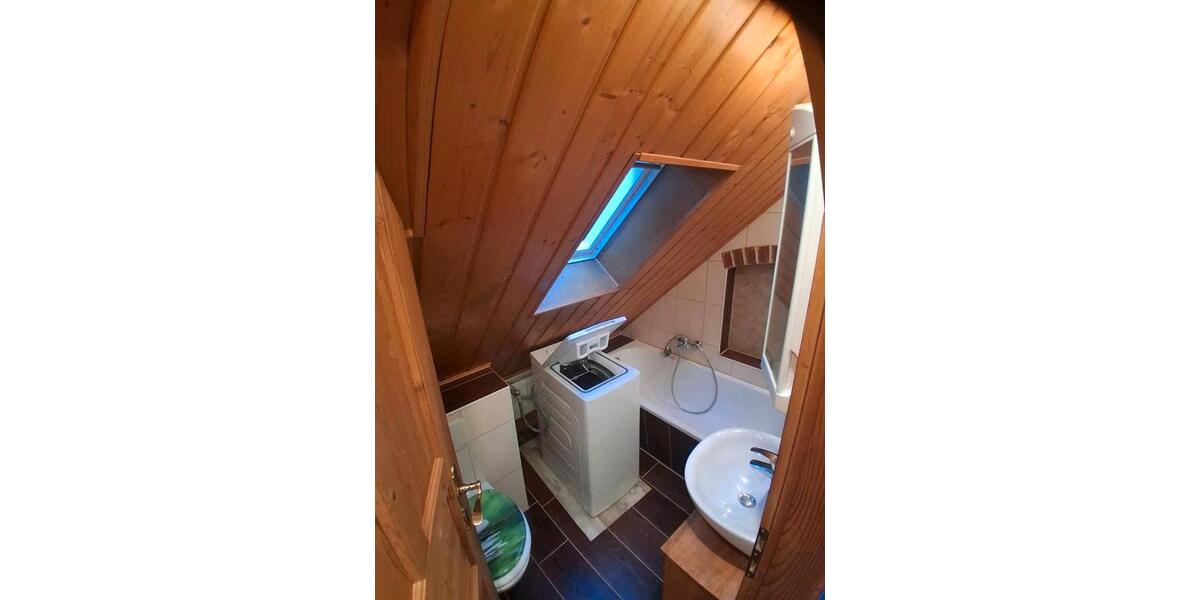 Dachgeschoßwohnung Markersdorf - 1 Zimmer, 25 m&sup2;, 320&euro; | Angebot:26602732