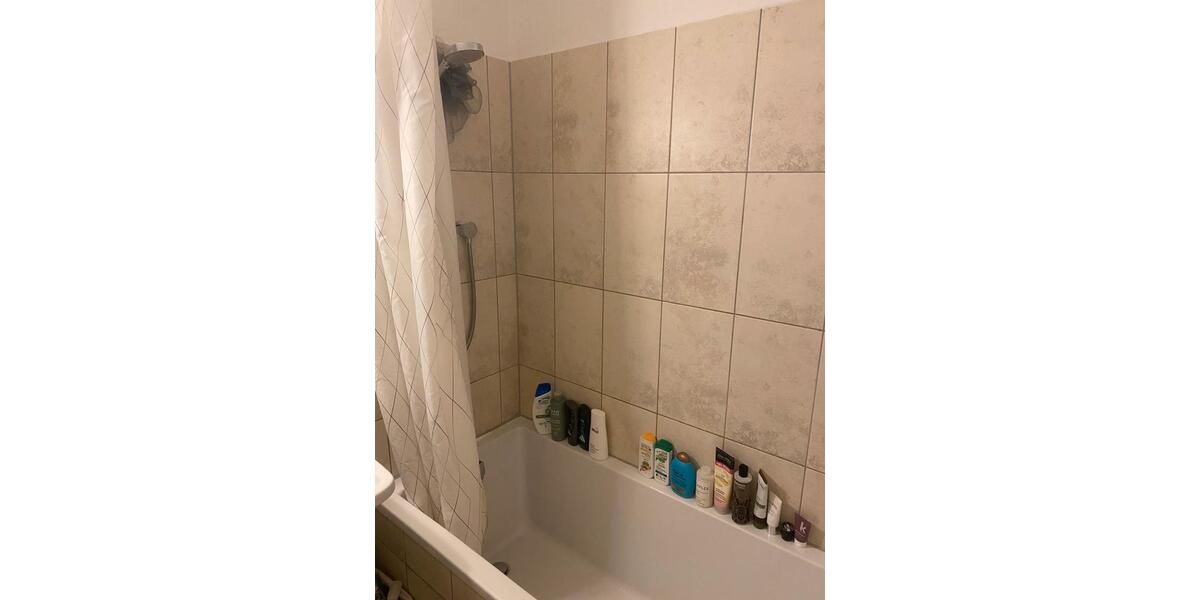 Sehr großes WG-Zimmer (27 m²) mit Balkon in München-Obersendling 5 zimmer