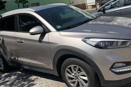 Hyundai TUCSON 100.000 km 11.900 &euro; Artern 06556