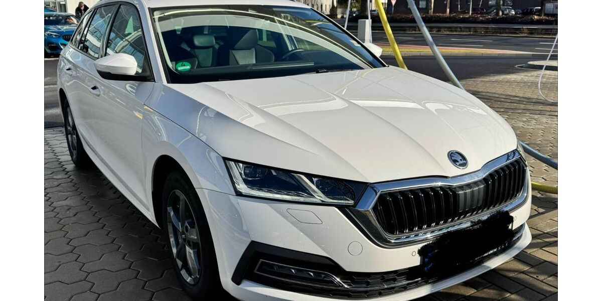 Skoda Octavia 97.839 km 24.789 &euro; Duisburg 47229