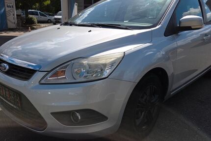 Ford Focus 175.000 km 2.490 € Grana 06712