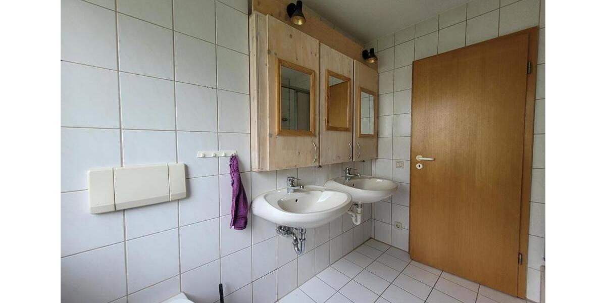 Hochparterre Rödental - 3 Zimmer, 76 m&sup2;, 179.000&euro; | Angebot:26713957
