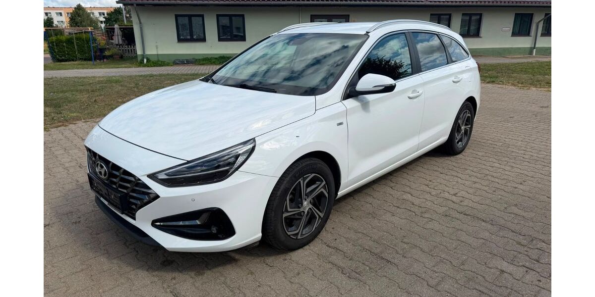 Hyundai i30 144.000 km 9.700 &euro; Groß Kreutz OT Jeserig 14550
