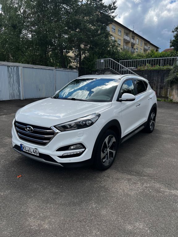 Hyundai TUCSON 112.000 km 17.000 € Kaiserslautern 67663