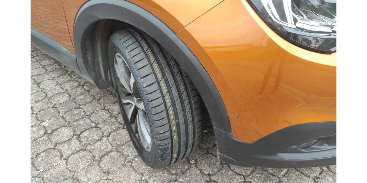 Opel Crossland 1,2 Turbo Ultimate Navi/LED/SH/FH/PDC 102.985 km 9.500 &euro; Höchstenbach 57629