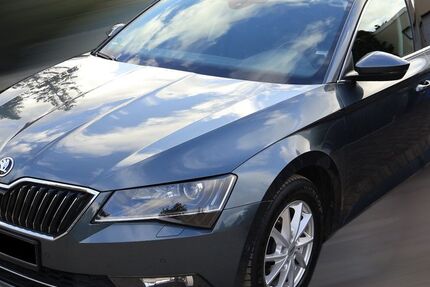 Skoda Superb 147.000 km 14.999 &euro; Werneuchen 16356