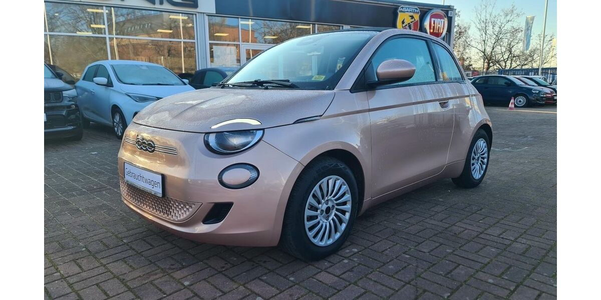 Fiat 500e 7.830 km 22.999 &euro; Berlin 13599