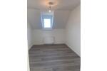 Dachgeschoßwohnung Solingen Aufderhöhe - 4 Zimmer, 80 m&sup2;, 950&euro; | Angebot:25755324