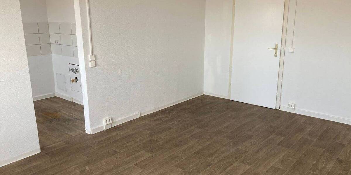 Etagenwohnung Gera Innenstadt - 3 Zimmer, 64 m&sup2;, 355&euro; | Angebot:26902624