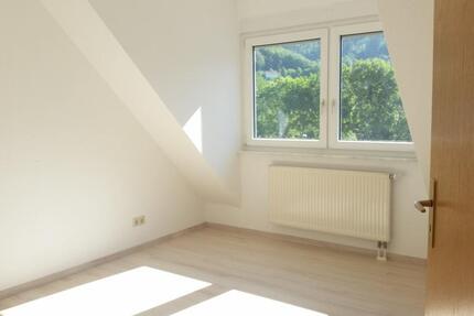 Helle 2-Zimmer-Dachgeschosswohnung (58m²) 2 zimmer