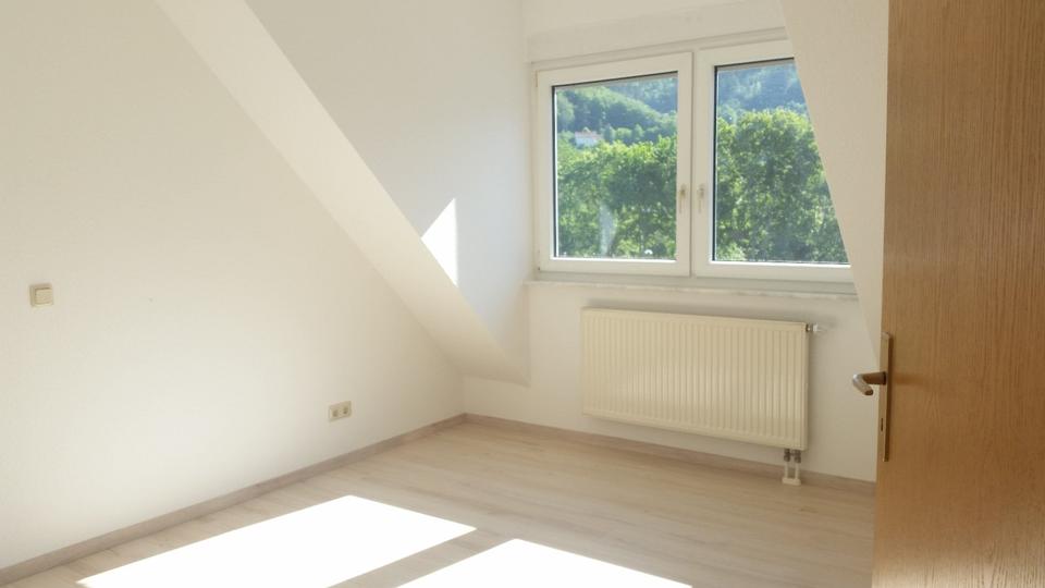 Helle 2-Zimmer-Dachgeschosswohnung (58m²) 2 zimmer