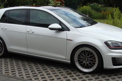 VW Golf 122.061 km 17.900 &euro; Erkelenz 41812