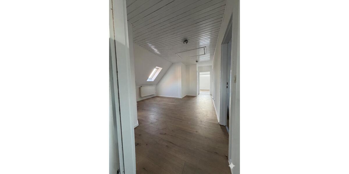 Dachgeschoßwohnung Achim - 3 Zimmer, 100 m&sup2;, 1.100&euro; | Angebot:26375695