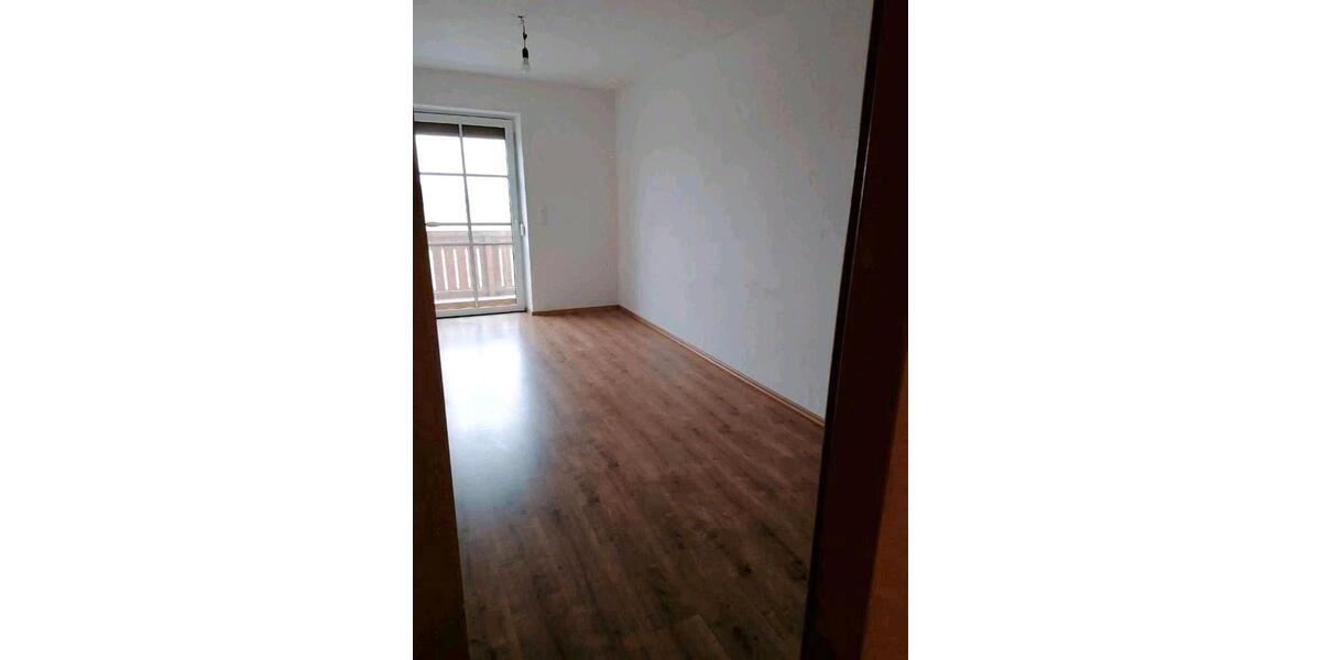 Etagenwohnung Ramerberg - 4 Zimmer, 140 m&sup2;, 1.200&euro; | Angebot:26662922