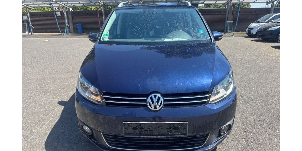 VW Touran 205.000 km 8.900 &euro; Alsdorf 52477