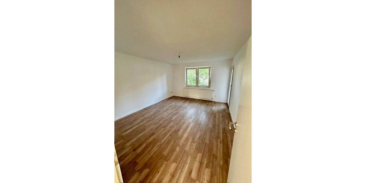 Attraktives 12-Familienhaus in begehrter UNI-LAGE ! Solides Investment mit Entwicklungspotenzial ! 3 zimmer