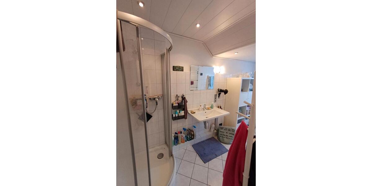 Dachgeschoßwohnung Engelskirchen - 4 Zimmer, 69 m&sup2;, 414&euro; | Angebot:25612770