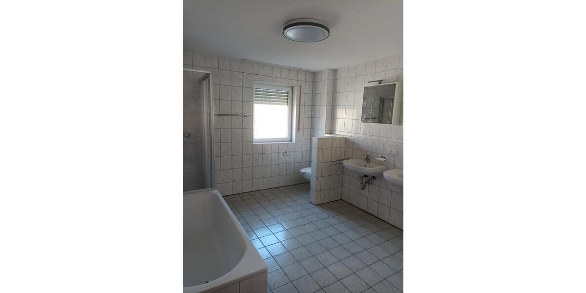 Doppelhaushälfte Vilseck - 9 Zimmer, 138 m&sup2;, 280.000&euro; | Angebot:27110725