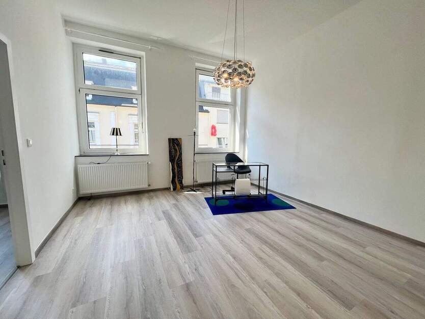 Wohn- und Geschäftshaus aus der Gründerzeit in bester Lage von Solingen Ohligs zimmer