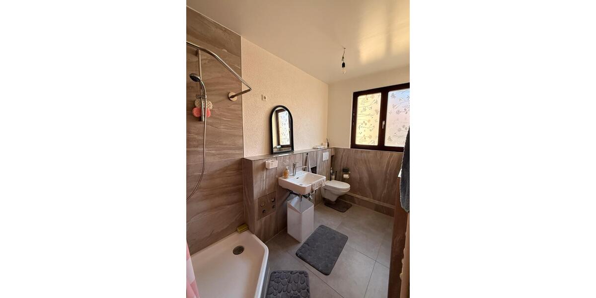 Etagenwohnung Schwetzingen - 3 Zimmer, 75 m&sup2;, 1.100&euro; | Angebot:25948424