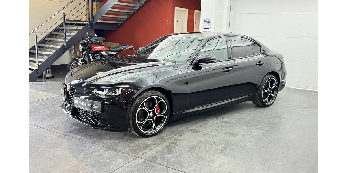Alfa Romeo Giulia 2.0 Competizione Q4 Turbo Panoramadach 28.999 km 37.770 &euro; Lich 35423