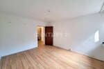 Uninähe! Helle Etagenwohnung mit großzügigem Balkon