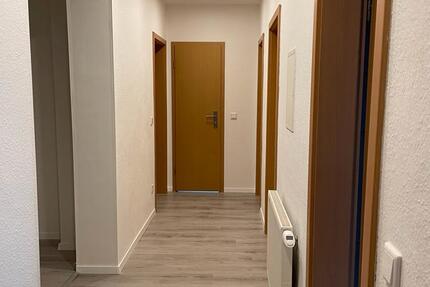 Helle 2-RaumWohnung auf dem Berg zu vermieten!