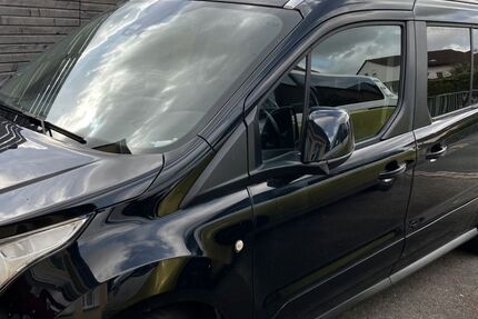 Ford Tourneo Connect 167.000 km 9.250 &euro; Schwabach 91126