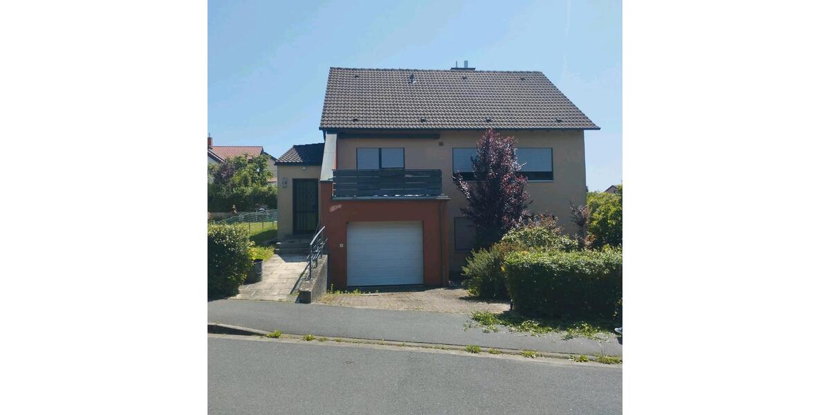 Einfamilienhaus mit Garage und Garten in Haẞfurt 5 zimmer