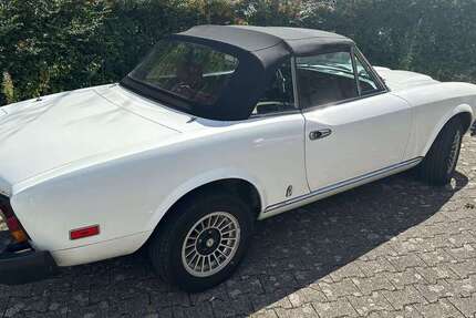 Fiat 124 Spider 114.300 km 16.900 &euro; Ladenburg 68526