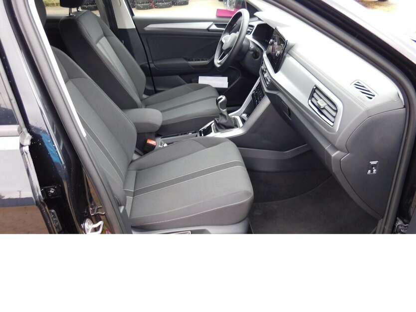 VW T-Roc 1.0 Life TSI BMT Navi Klima Alu 3.100 km 23.990 € Vordorf 38533