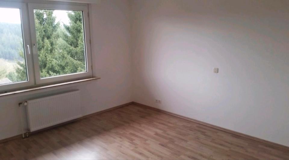 Etagenwohnung Lüdenscheid Brügge - 3.5 Zimmer, 105 m&sup2;, 1.200&euro; | Angebot:26403795