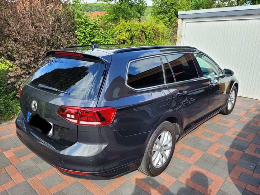 VW Passat Variant 88.500 km 22.800 € Hessisch Oldendorf 31840