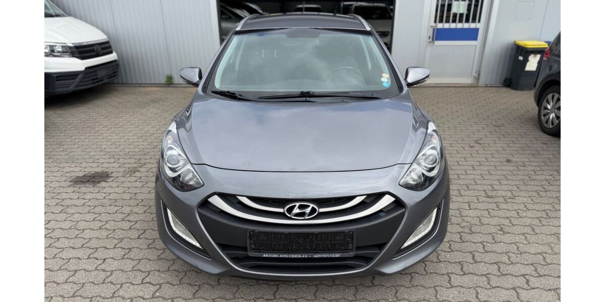 Hyundai i30 160.000 km 5.890 &euro; Flensburg 24941