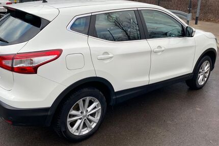 Nissan Qashqai 113.000 km 11.200 &euro; Dresden 01187