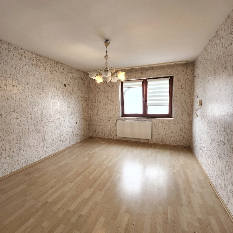 Helles Einfamilienhaus mit Potential nahe idyllischer Weinstraße und gefragter Metropolregion