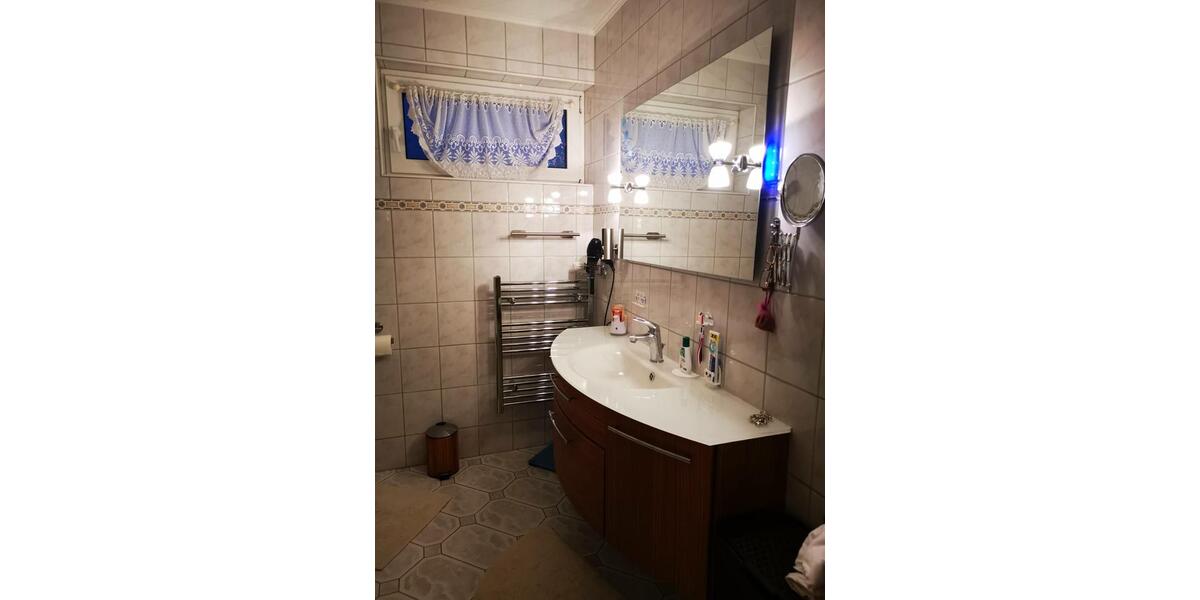 Vollunterkellertes Reihenmittelhaus mit separater Garage 4 zimmer