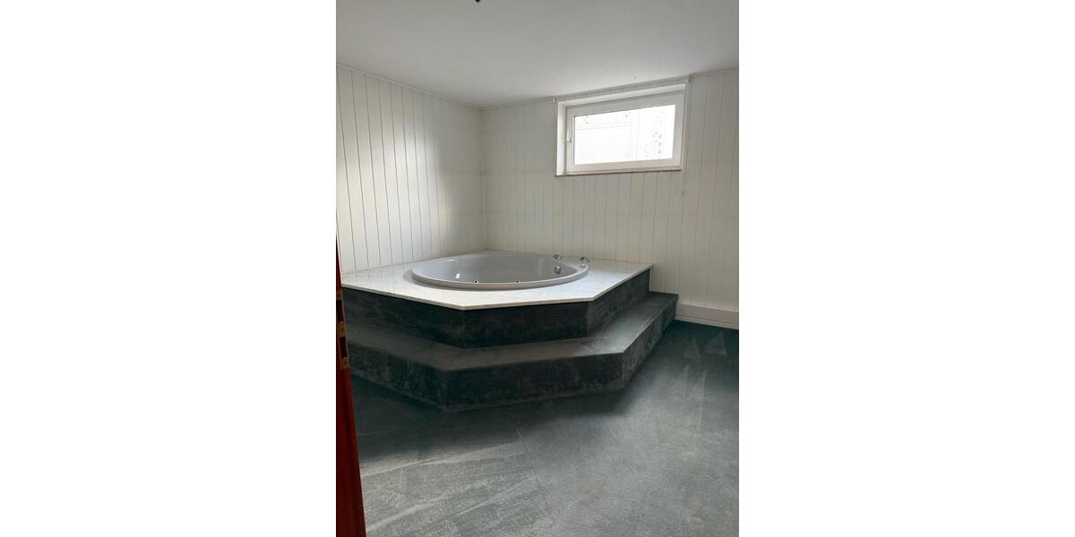 Einfamilienhaus Beverungen - 13 Zimmer, 258 m&sup2;, 235.000&euro; | Angebot:26226576